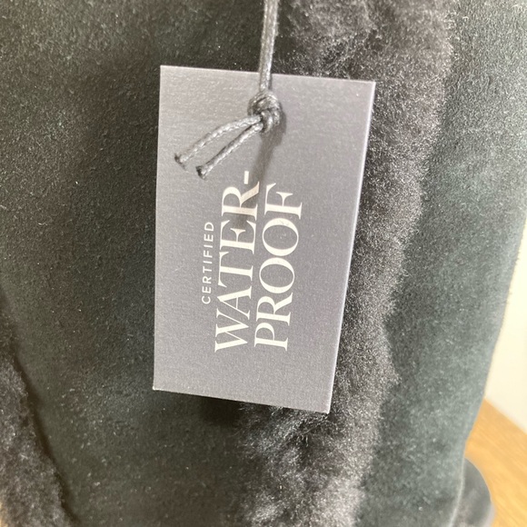 NWT Ugg Sundance Short ll Revival Waterproof Boot Womens Size 5 - Picture 12 of 16